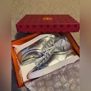 BRAND NEW Tory Burch Chace Lace Up Sneakers - 8.5 - All original packaging